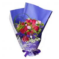 One Dozen Elegant Roses Bouquet