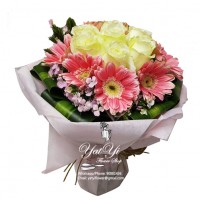 5 White Color Roses mixed 7 Pink Color Gerberas Bouquet in Round Shape